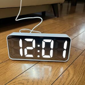 デジタル時計　IKEA NOLLNING ノールニング　ミラーLED置き時計温度計