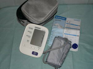 OMRON オムロン 自動血圧計 HEM-7210