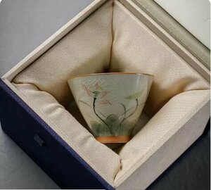 茶器　茶道具　工夫茶器　お茶を飲む　　湯飲み　冰裂　手絵　ピンク蓮華　絵付き　１個入り　