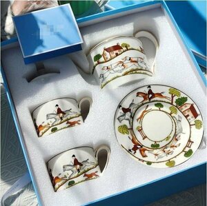 ウェッジウッド wedgwood ティーカップ＆ソーサー ティーポット　２客セット　洋食器 インテリア コーヒー ティーカップ b1107