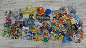 065B Pokemon goods summarize Pokemon Kids movie medal solid Pokemon illustrated reference book etc. [ Junk ]