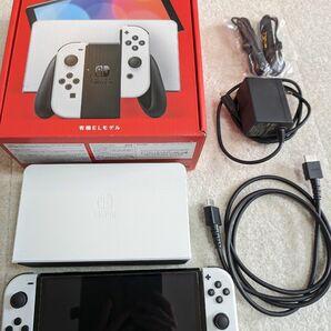 美品☆保護フィルム付き　Nintendo Switch 有機ELモデル 任天堂 ホワイト