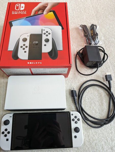 美品☆保護フィルム付き　Nintendo Switch 有機ELモデル 任天堂 ホワイト