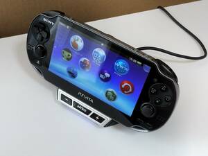 【動作確認済】PlayStation Vita（3G/Wi-Fiモデル）PCH-1100初回限定版 メモリーカード8GB L2/R2ボタン搭載グリップカバーその他付