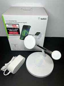 【美品】belkin BoostCharge Pro WIZ017 MagSafe対応3-in-1 ワイヤレス充電器 15W Apple Watch iPhone 15 iPhone 14 AirPods 高速充電