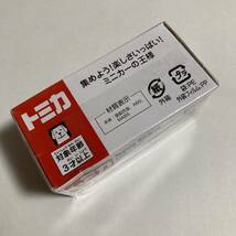 送料無料 トミカ 初回特別仕様 トヨタ シエンタ ミニカー 箱 16 未使用 新品 車模型 TOYOTA SIENTA タカラトミー インテリア おもちゃ 玩具_画像2