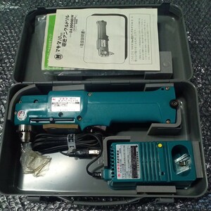 マキタ makita・10mm電池アングルドリル　DA3000D 正逆転両用　新品・未使用　バッテリー欠品DC7.2V 7000 旧モデル