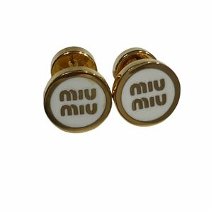 miumiu 両耳ピアス　ホワイト