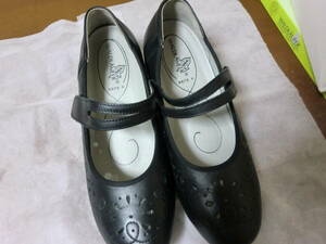 ドイツ製婦人靴　WALDLAUFERパンプス　黒　24ｃｍ（日本サイズ）