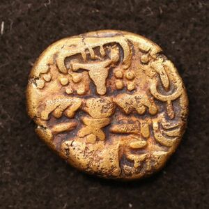 インド カシミール 1 Stater銅貨（950年前後）神の立像の図案[E4117]コイン