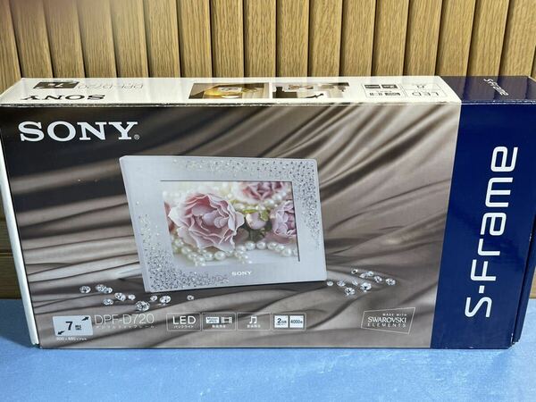 新品　未使用　デジタルフォトフレーム スワロフスキー付SONY DPF-D720