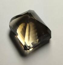 スモーキークォーツ（煙水晶）ルース ５５．１１５ct ソーティング付_画像3