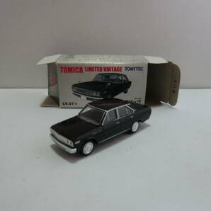 【TOMICA LIMITED VINTAGE MADE IN CHINA No.LV-37a ニッサン セドリック スペシャル6・現状品】 黒色ボディカラー+専用ホイル装着品の画像3