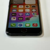 Apple SIMフリー iPhone SE (第2世代) ブラック 64GB MHGP3J/A iOS17.5 アクティベーションロック解除済_画像6
