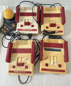 任天堂 Nintendo FAMILY COMPUTER ファミリーコンピュータ 3台　