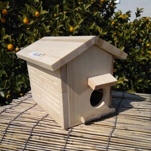 小鳥の巣箱(Ec匠1ヶ所タイプ)と小鳥のエサ場(エサ入れ2ヶ所タイプ)のセツト出品