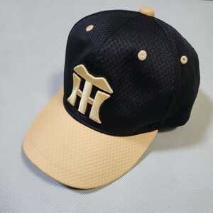 阪神タイガース　チャンピオンキャップ帽子　試着程度美品　フリーサイズ　ゴールド　金色　優勝記念キャップ　　限定販売品