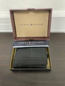 美品　トミーヒルフィガー TOMMY HILFIGER 本革レザー ブラック色 ロゴ 小銭入れなし 札入れ 三つ折り財布