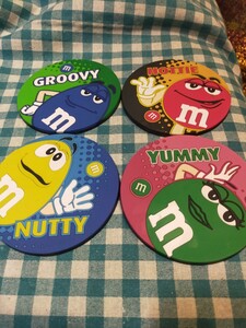 m&m’sのゴム製のコースター4枚です。