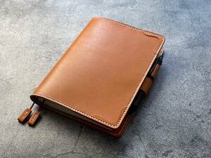 [ hand .] height . notebook A5(5 year desk day magazine )No.953 for Camel color put on . change original leather cover ( angle flower ornament ) 2 ps book mark attaching 