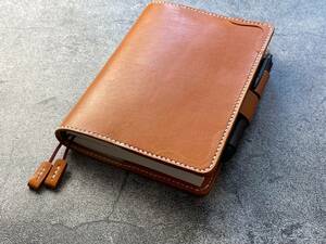 [ hand .] height . notebook B6(5 year diary No.957) for Camel color put on . change original leather cover ( butterfly stopper ) 2 ps book mark attaching 