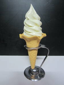 食品サンプル　ソフトクリーム　バニラ　フラワーコーン　高さ：20cm