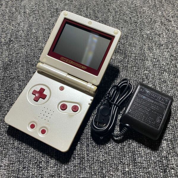 GBA ゲームボーイアドバンスSP ファミコンカラー 充電器付き XJH13924300