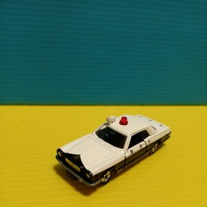 日本製【珍車】トミカ トヨタマークⅡ 2600 グランデ パトカー 1/65 (警視庁タンポ印刷) 未使用に近い