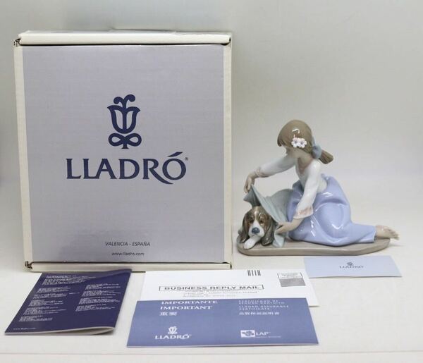 リヤドロ LLADRO 風邪をひかないように NO.5688 フィギュリン 陶器人形 置物 少女　犬