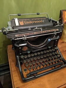 Underwood under wood typewriter antique 