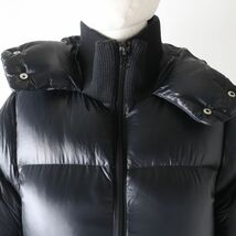 美品★正規品 HELLY HANSEN ヘリーハンセン HOW11562 フード・ロゴワッペン付き ZIP UP ダウンコート ブラック M　_画像4