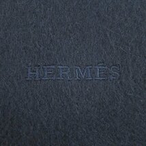 美品□HERMES エルメス カシミヤ100% ロゴエンブロイダリー フリンジ 大判ショール マフラー ネイビー 箱付き スコットランド製 メンズ_画像7