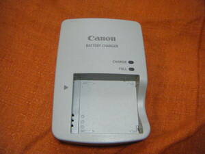 ●Canon キャノン CB-2LY バッテリーチャージャー 充電器●