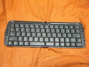 * folding wireless key board REUDO[RBK-2200BTi] Junk *