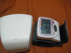 ●手首血圧計 エーアンドデイ 自動血圧計 デジタル UB-510 中古 ●