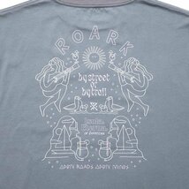 【送料無料】バックプリント 半袖Tシャツ THE ROARK REVIVAL SARDINIAN SUMMER TEE RTJM1021-FBL 日本代理店正規品 XLサイズ_画像5