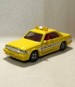 トミカ　トヨタ　クラウン道路公団パトロールカー　No.28　ミニカー　TOMICA　同梱可 TOYOTA CROWN HIGH-WAY PUBLIC CO. (Endxrc_estm)