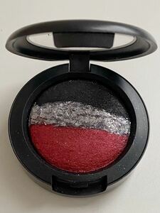 B4E514* Mac MACminelalaiz electromagnetic .- Zone F eyeshadow 