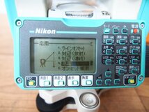 ☆【2F0430-7】 NIKON ニコン トータルステーション 測量器 NST-307C 起動、ボタン操作OK ジャンク_画像3