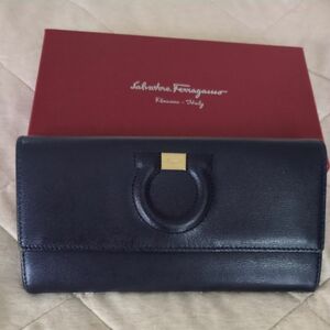 サルヴァトーレフェラガモ 長財布 レザー ガンチーニ SalvatoreFerragamo