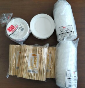  unused * storage goods paper plate / tenth ../.... small various set BBQ. day .. container 