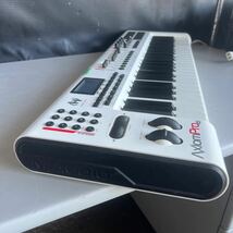 F95 140サイズ発送　中古　現状品　M-AUDIO Axiom pro 49_画像4