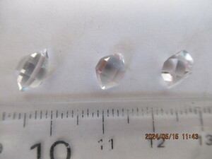ハーキマーダイヤモンド（ダブル端末水晶　結晶）3Aグレイド　3個　4.5cts　 USA、透明度高く、キズ少ないレアー品
