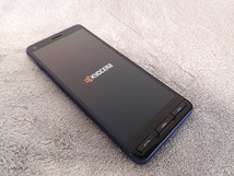 【中古】Ymobile 京セラKYOCERA　かんたんスマホ２ A001KC（色はネイビー）_画像8