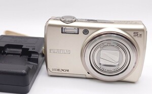 【R1-486】 FUJIFILM FinePix F200EXR デジタルカメラ レンズ FUJINON ZOOM LENS 5× f=6.4-32mm 1:3.5.1 通電動作OK 充電器付き [K509]