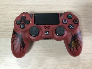 PS4 周辺機器 ワイヤレスコントローラー リオレウス 右スティック動作不安定の為ジャンク チャタリング無し 【管理 18656】【ジャンク】