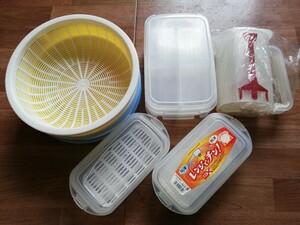 【現状品】キッチン用品 まとめ ■ ザル / レンジでチン / 保存容器 / 軽量カップ 昭和レトロ