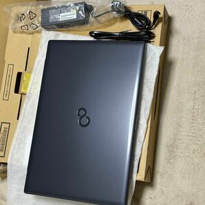 富士通 ノートPC 未使用中古　17.3型 12世代Core i7 