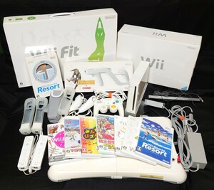 【送料無料】Nintendo 任天堂 Wii 動作確認済 ニンテンドー ゲーム コントローラー２個 ソフト8本付