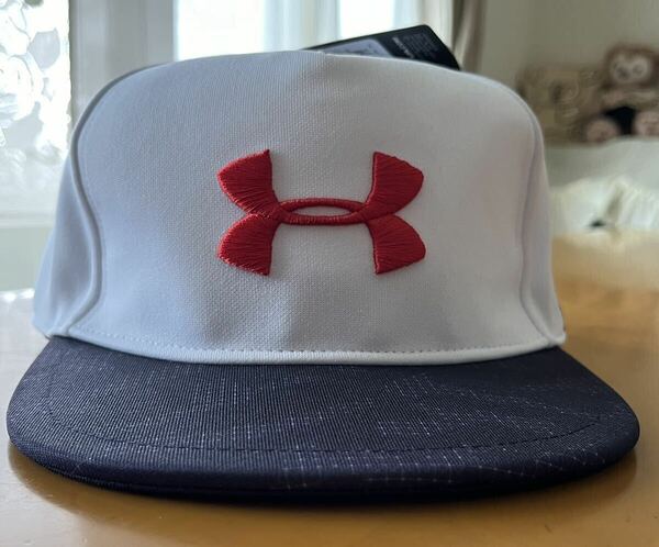 【新品、タグ付き】Under Armour アンダーアーマー CAP キャップ UA フラットブリム FLAT Freedom フリーサイズ